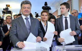 Порошенко переписал часть кондитерского бизнеса на сына